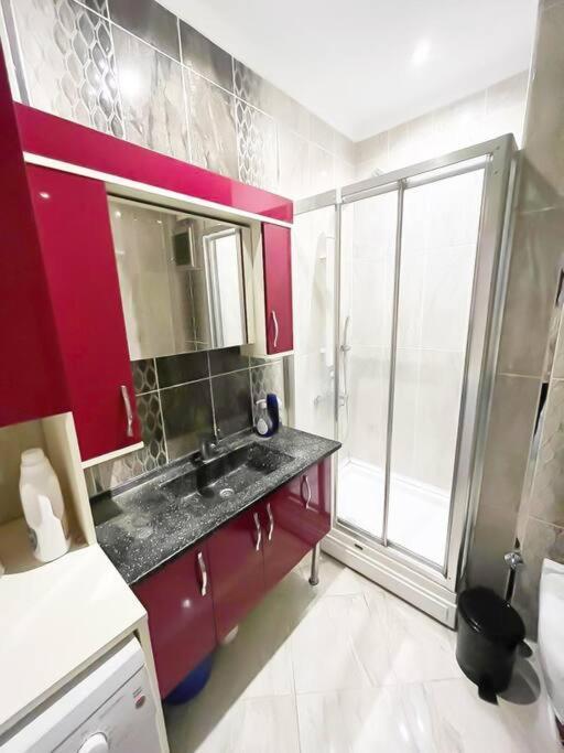 Appartamento House In The Center Of Kadikoy Provincia di Provincia di Istanbul Esterno foto