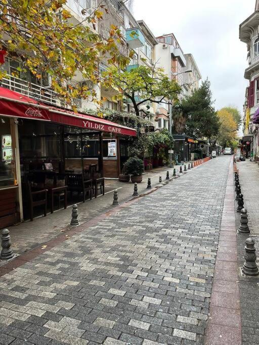 Appartamento House In The Center Of Kadikoy Provincia di Provincia di Istanbul Esterno foto